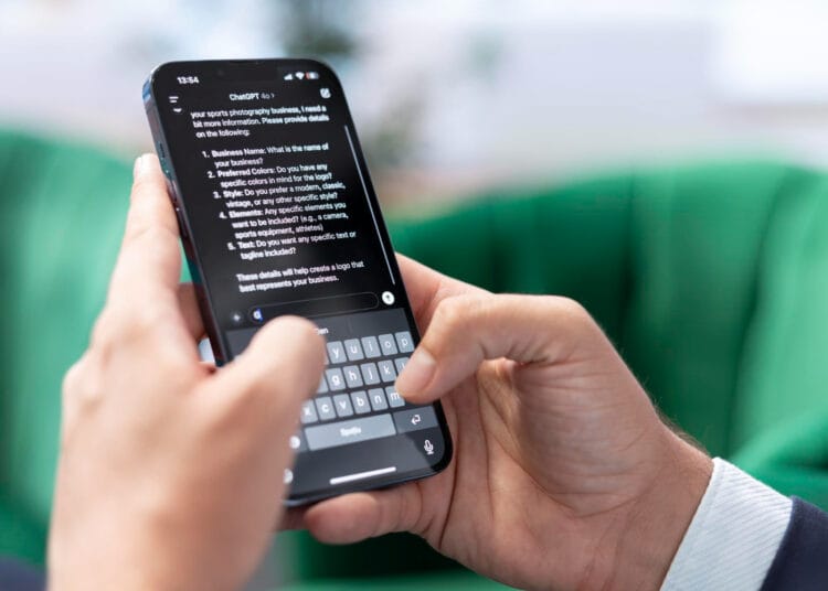 chatgpt naudojimas mobiliajame telefone